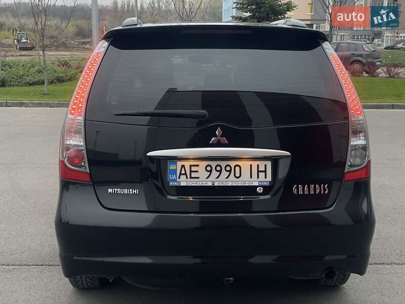 Минивэн Mitsubishi Grandis 2008 в Днепре фото 5 Минивэн Mitsubishi Grandis 2008 в Днепре