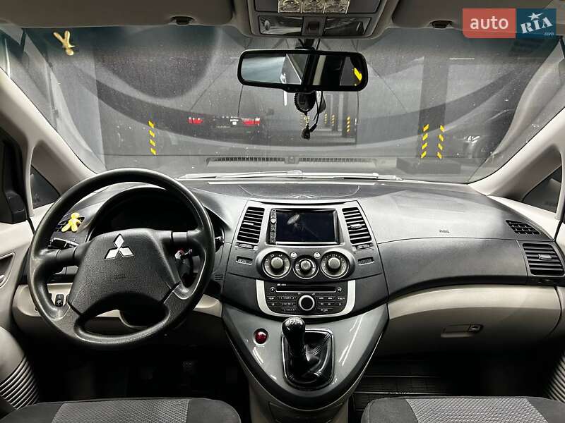 Минивэн Mitsubishi Grandis 2008 в Черновцах