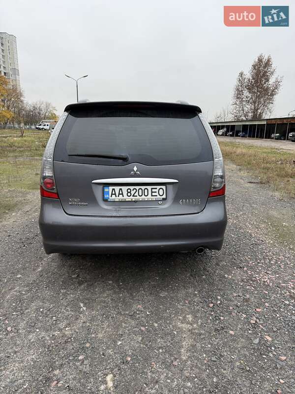 Минивэн Mitsubishi Grandis 2008 в Киеве фото 3 Минивэн Mitsubishi Grandis 2008 в Киеве