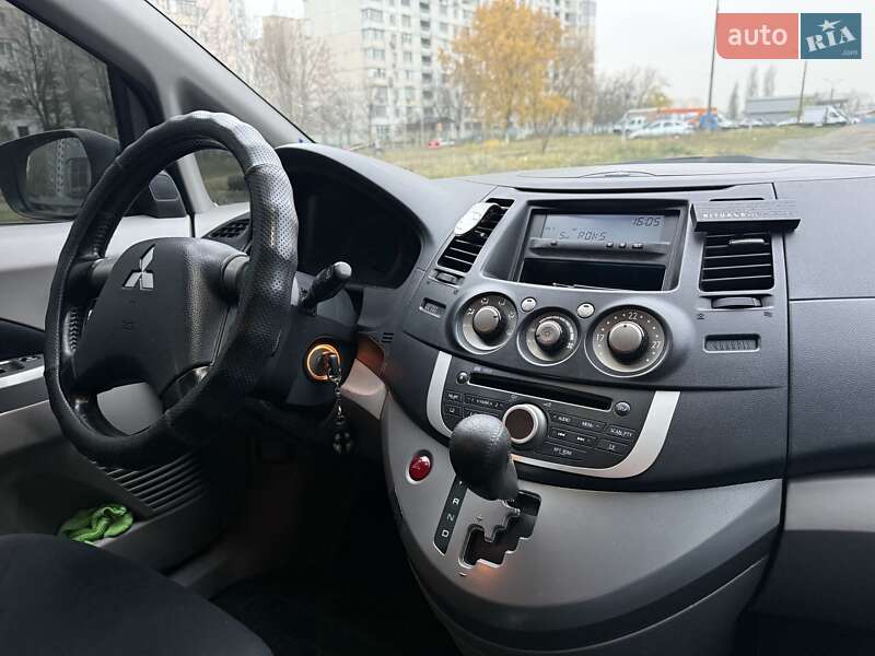 Минивэн Mitsubishi Grandis 2008 в Киеве фото 8 Минивэн Mitsubishi Grandis 2008 в Киеве