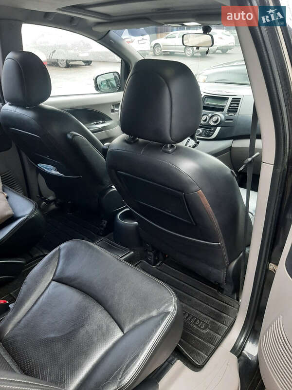 Минивэн Mitsubishi Grandis 2008 в Умани
