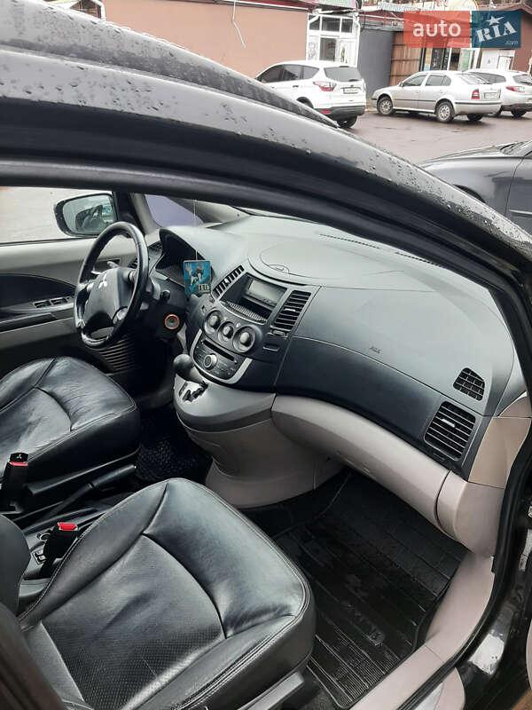 Минивэн Mitsubishi Grandis 2008 в Умани