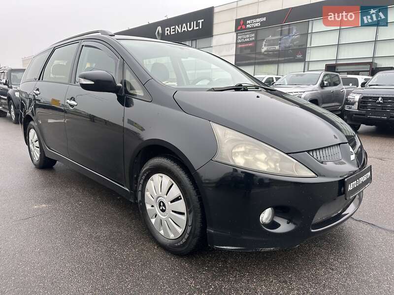 Mitsubishi Grandis 2005