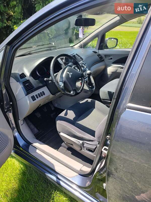 Минивэн Mitsubishi Grandis 2008 в Теребовле