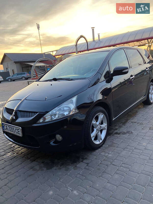 Мінівен Mitsubishi Grandis 2008 в Умані