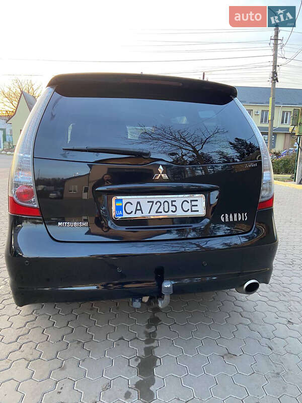 Мінівен Mitsubishi Grandis 2008 в Умані