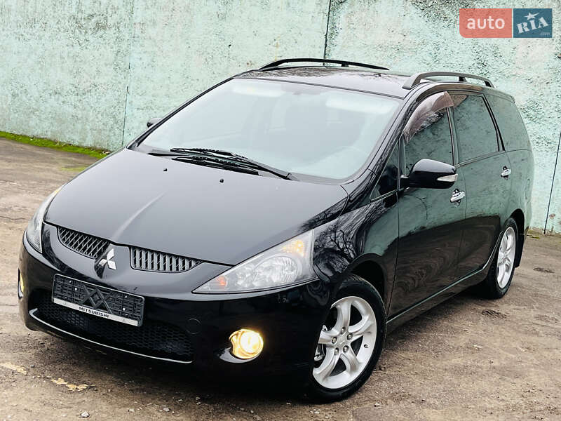 Мінівен Mitsubishi Grandis 2007 в Кам'янському