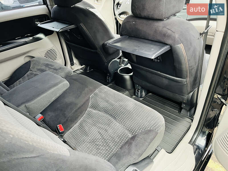 Мінівен Mitsubishi Grandis 2007 в Кам'янському