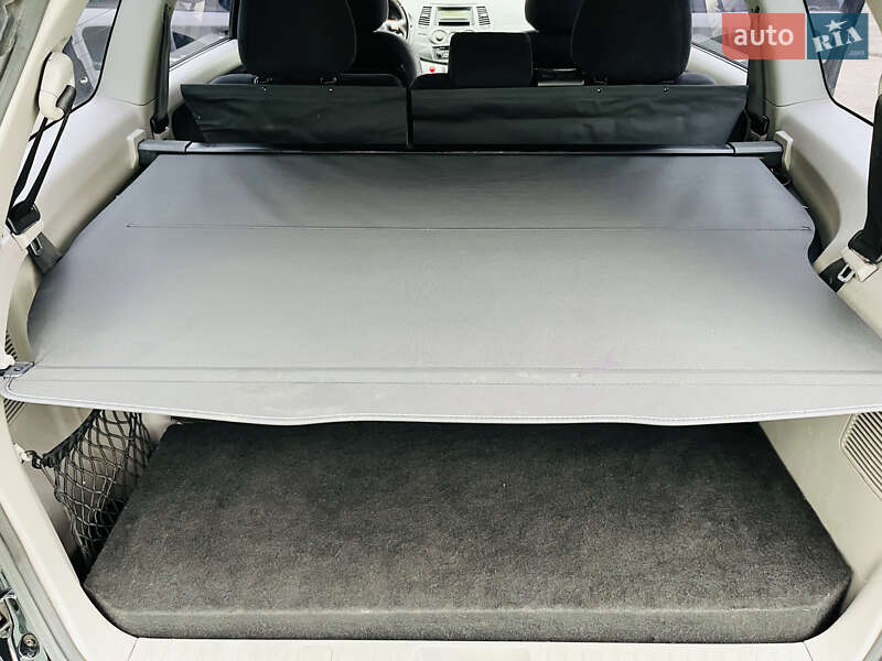 Мінівен Mitsubishi Grandis 2007 в Кам'янському