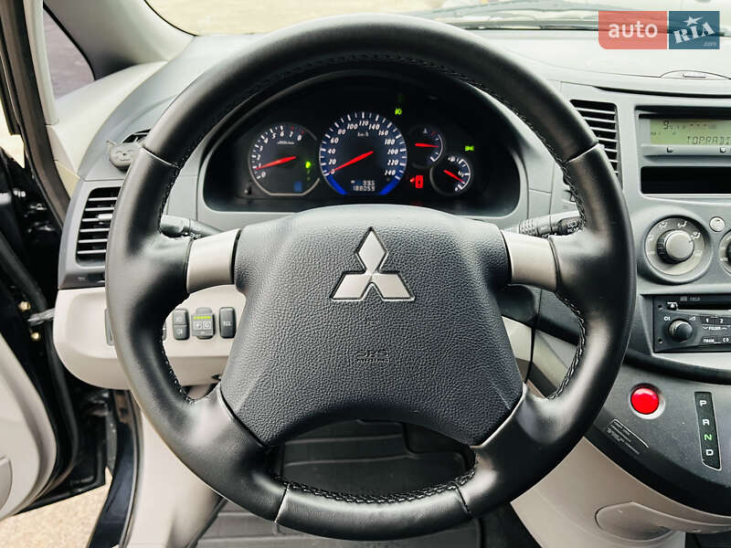 Мінівен Mitsubishi Grandis 2007 в Кам'янському