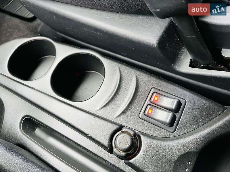 Мінівен Mitsubishi Grandis 2007 в Кам'янському