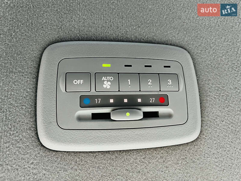 Мінівен Mitsubishi Grandis 2007 в Кам'янському