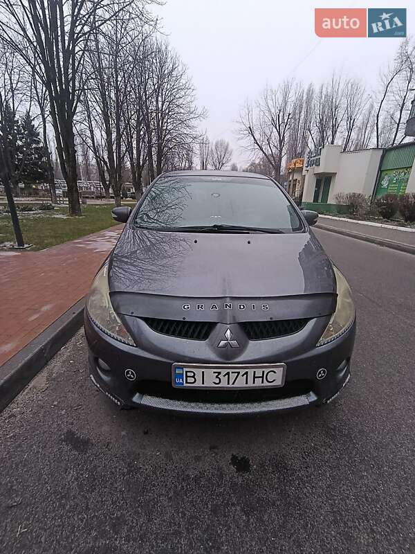 Минивэн Mitsubishi Grandis 2009 в Кременчуге фото 7 Минивэн Mitsubishi Grandis 2009 в Кременчуге