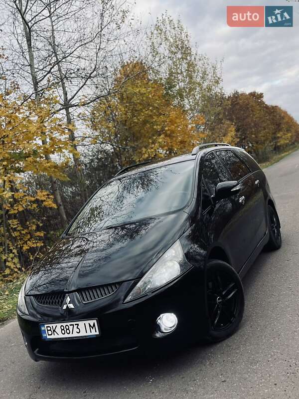 Mitsubishi Grandis 2006