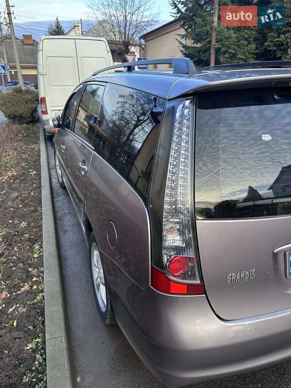 Минивэн Mitsubishi Grandis 2004 в Черновцах фото 5 Минивэн Mitsubishi Grandis 2004 в Черновцах