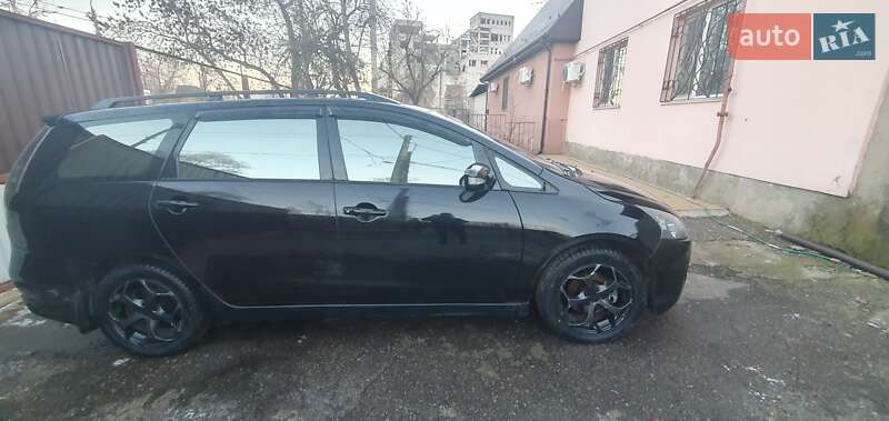 Mitsubishi Grandis 2005