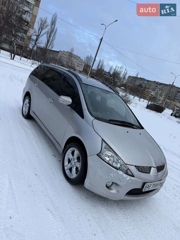 Минивэн Mitsubishi Grandis 2007 в Каменском