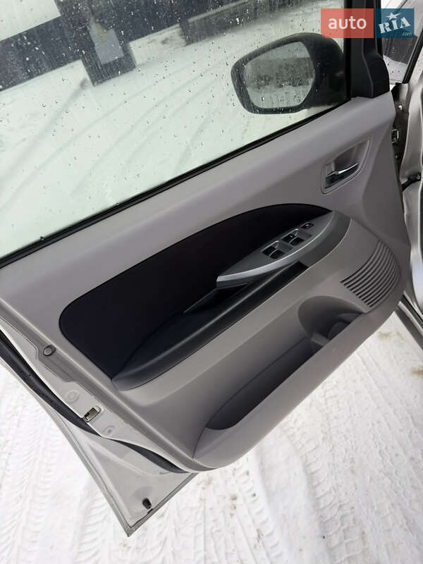 Минивэн Mitsubishi Grandis 2007 в Каменском