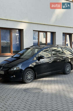 Минивэн Mitsubishi Grandis 2006 в Ужгороде