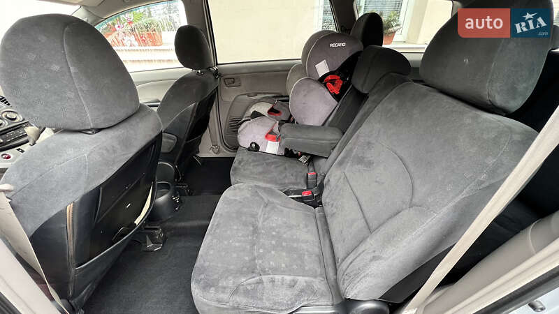 Минивэн Mitsubishi Grandis 2006 в Киеве
