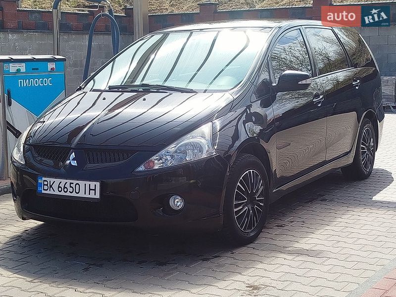 Mitsubishi Grandis 2007