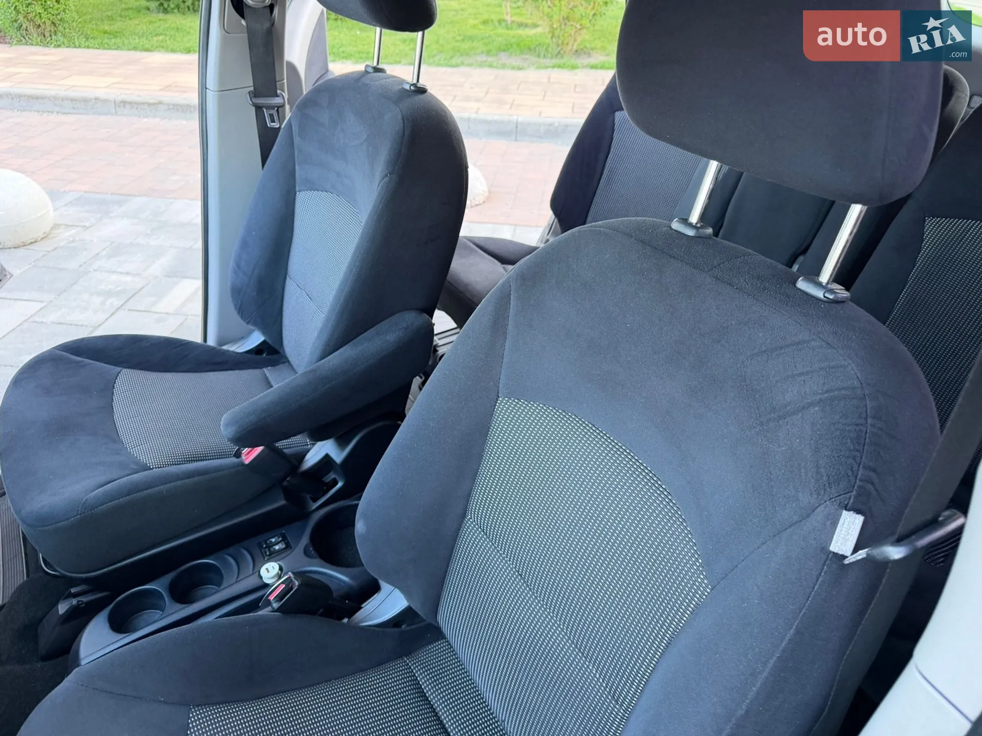Mitsubishi Grandis 2008 VIN JMBLRNA4W8Z002810 фото оголошення 15 з 30