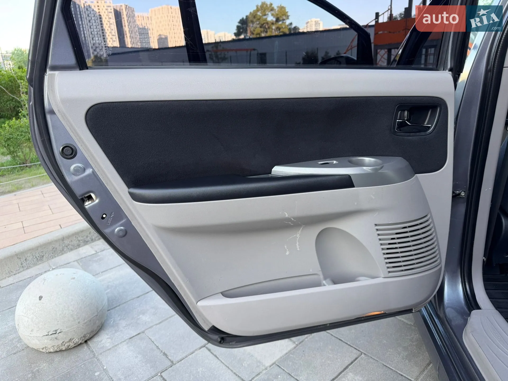 Mitsubishi Grandis 2008 VIN JMBLRNA4W8Z002810 фото оголошення 16 з 30