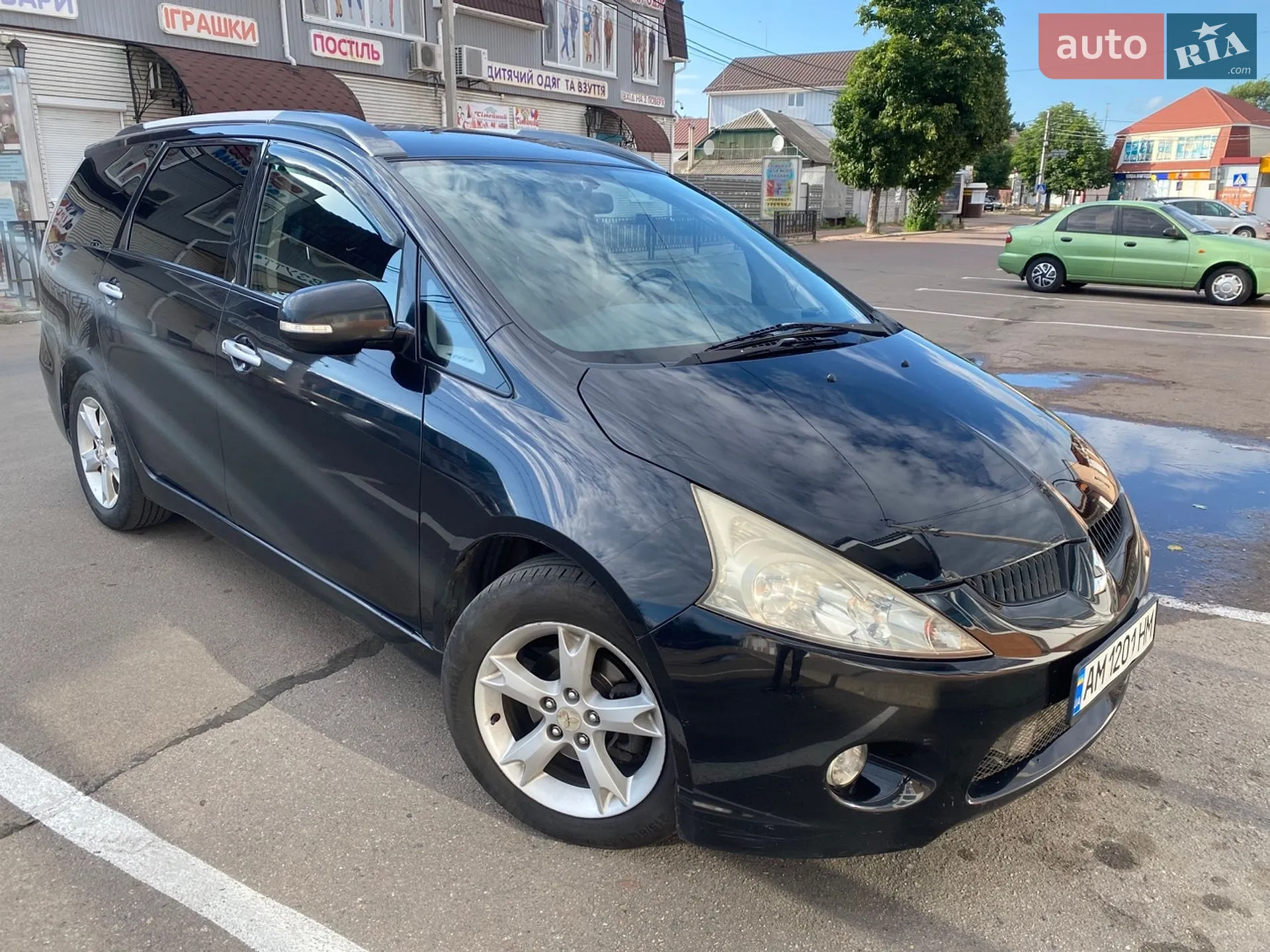 Mitsubishi Grandis 2011