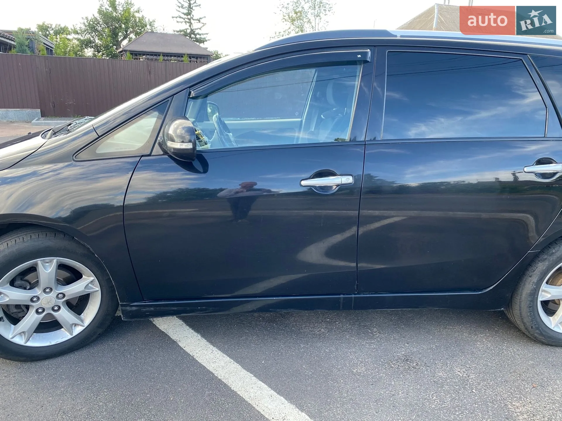 2011 Mitsubishi Grandis - мініатюра 13
