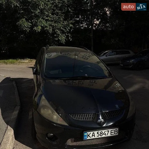 Mitsubishi Grandis 2005