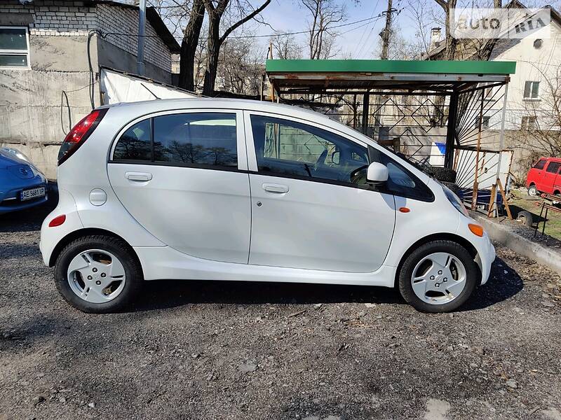Хетчбек Mitsubishi i-MiEV 2012 в Кам'янському