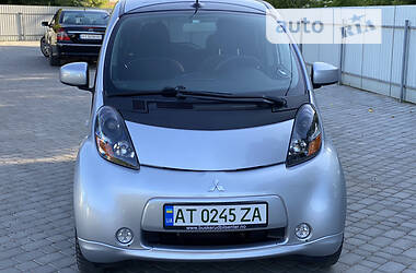 Хэтчбек Mitsubishi i-MiEV 2012 в 