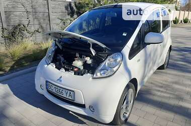 Хэтчбек Mitsubishi i-MiEV 2014 в 