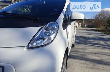 Хэтчбек Mitsubishi i-MiEV 2014 в 
