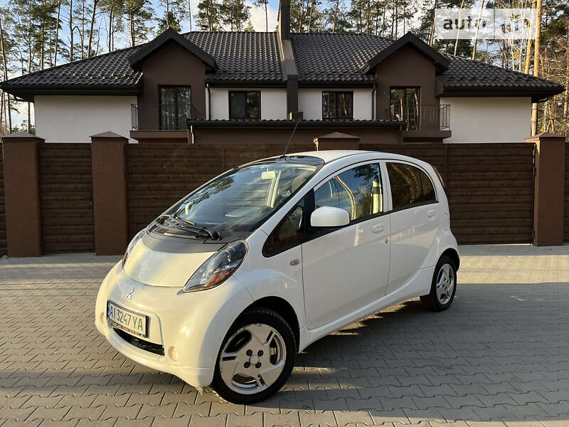 Хэтчбек Mitsubishi i-MiEV 2011 в Буче