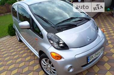 Хэтчбек Mitsubishi i-MiEV 2012 в Сарнах