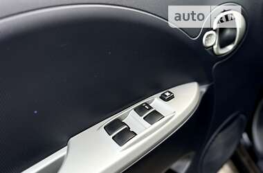 Хэтчбек Mitsubishi i-MiEV 2012 в 