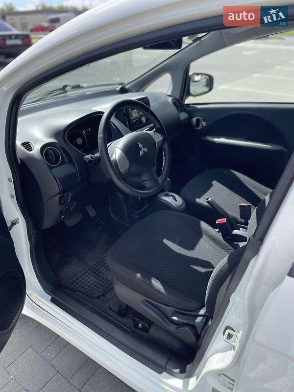 Хэтчбек Mitsubishi i-MiEV 2011 в Хмельницком