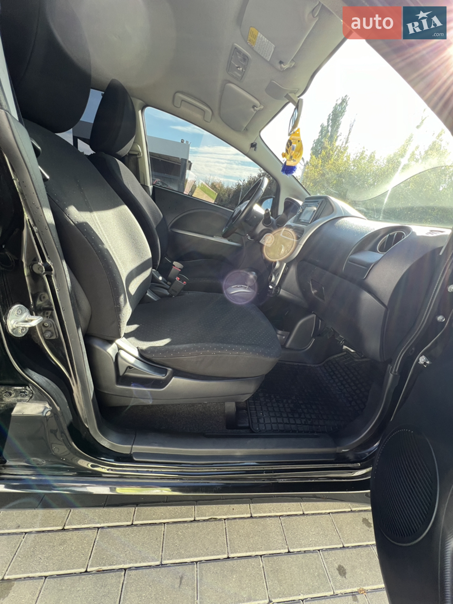 2011 Mitsubishi i-MiEV - мініатюра 11