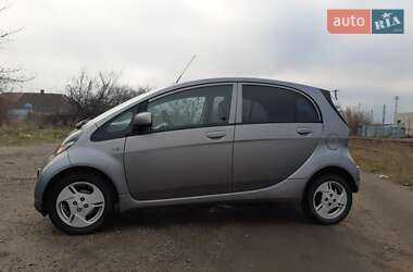 Хэтчбек Mitsubishi i-MiEV 2011 в 