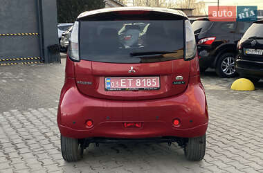 Хэтчбек Mitsubishi i-MiEV 2013 в 