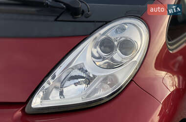 Хэтчбек Mitsubishi i-MiEV 2013 в 