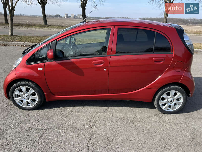 Хэтчбек Mitsubishi i-MiEV 2015 в Владимире