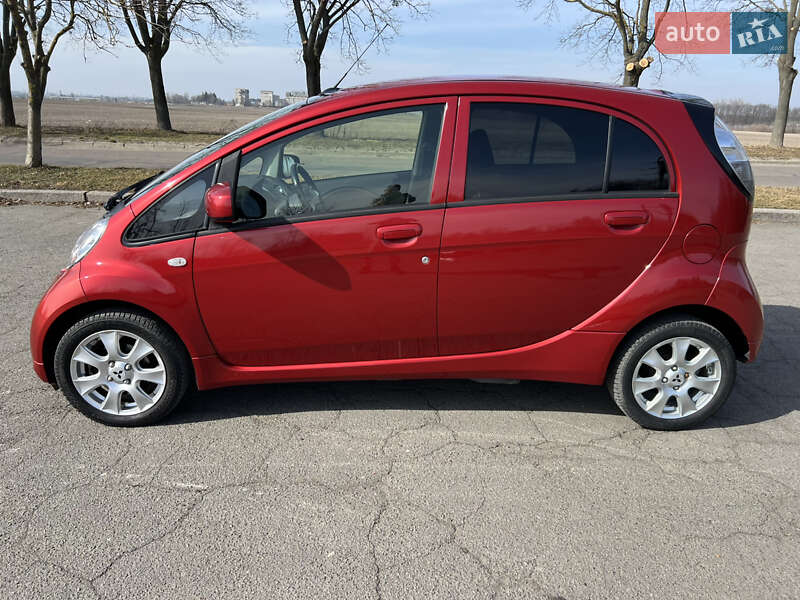 Хэтчбек Mitsubishi i-MiEV 2015 в Владимире