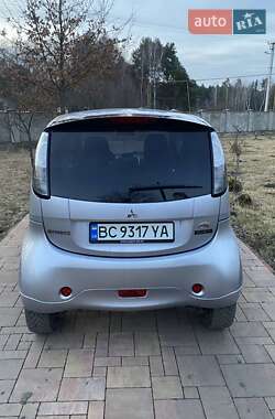 Хэтчбек Mitsubishi i-MiEV 2014 в 