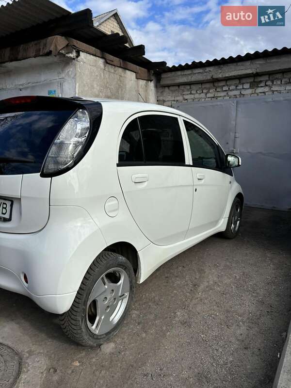 Хэтчбек Mitsubishi i-MiEV 2011 в Каменском фото 5 Хэтчбек Mitsubishi i-MiEV 2011 в Каменском