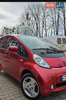 Хэтчбек Mitsubishi i-MiEV 2015 в 