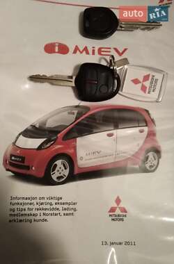 Хэтчбек Mitsubishi i-MiEV 2011 в 