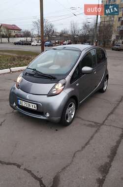 Хэтчбек Mitsubishi i-MiEV 2011 в 