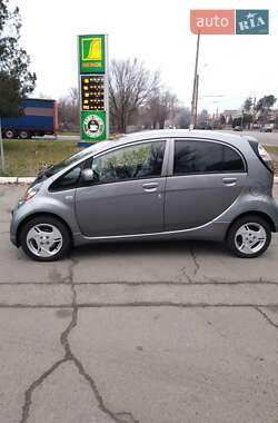 Хэтчбек Mitsubishi i-MiEV 2011 в 